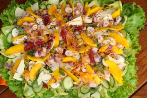 Salada Tropical Vibrante